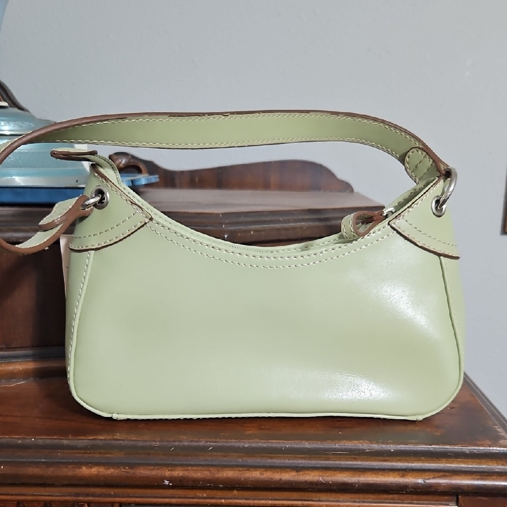 Villager Green Shoulder Bag Minimalist Design